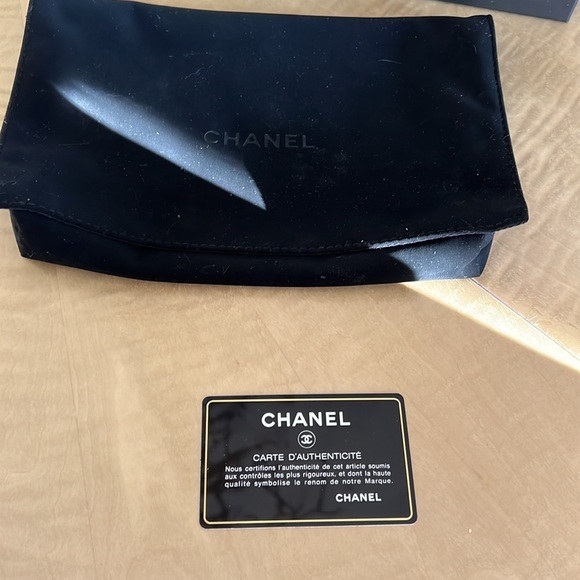 Chanel classic WOC in quilted lambskin in very good condition pouch and box - Picture 10 of 10